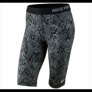 Nike pro crop XS